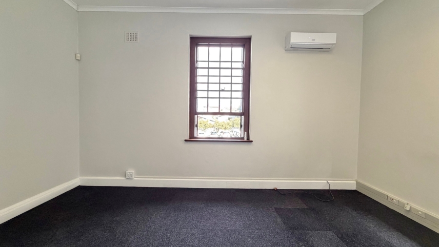 To Let Commercial Property for Rent in Somerset West Western Cape